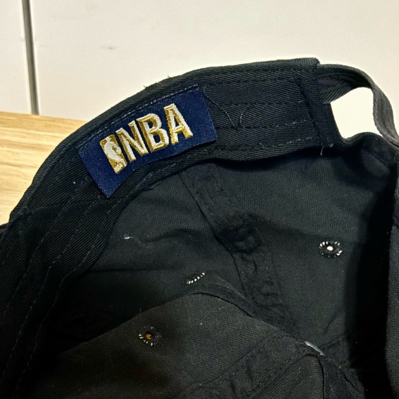 Official 2004 NBA Finals Hat - Picture 2 of 3